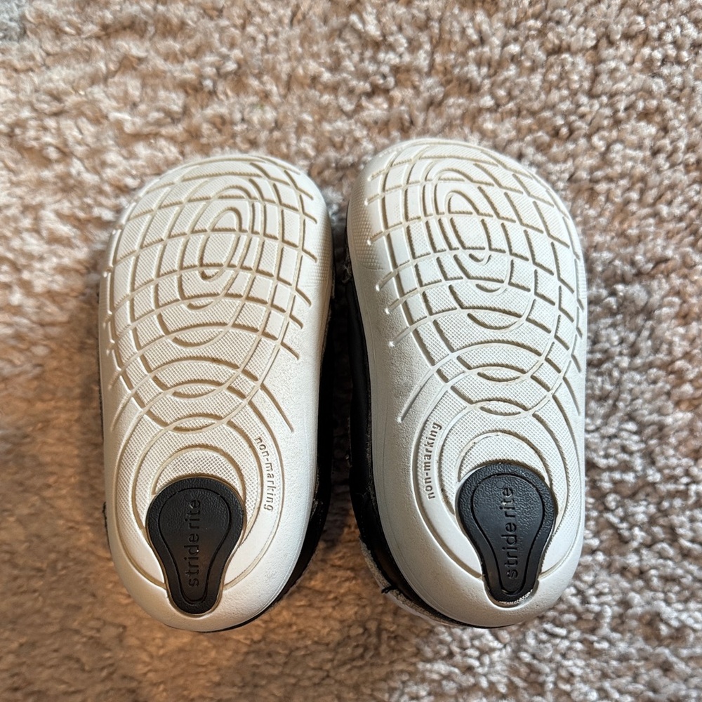 Stride Rite Kennedy Infant Sneakers - Size 6M - Picture 5 of 5